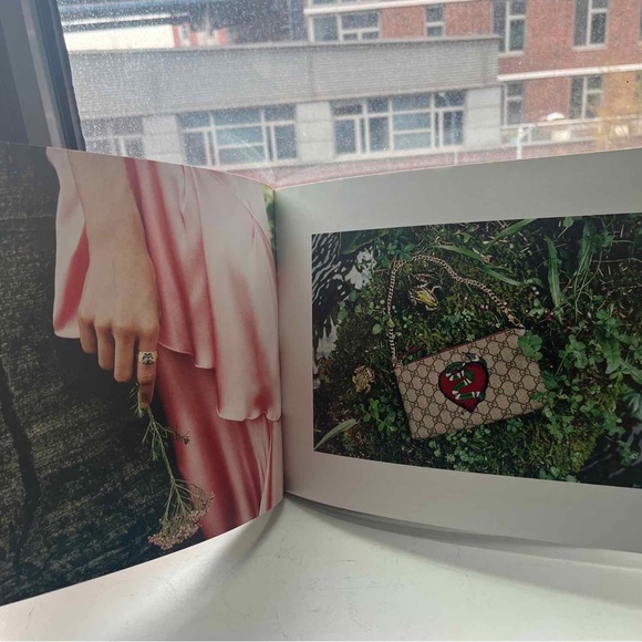GUCCI 2016/2017 Gift Book - Picture 3 of 3